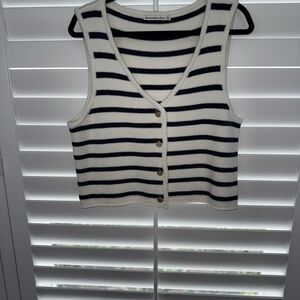 Abercrombie & Fitch White and Blue Sleeveless Crop Tank Top